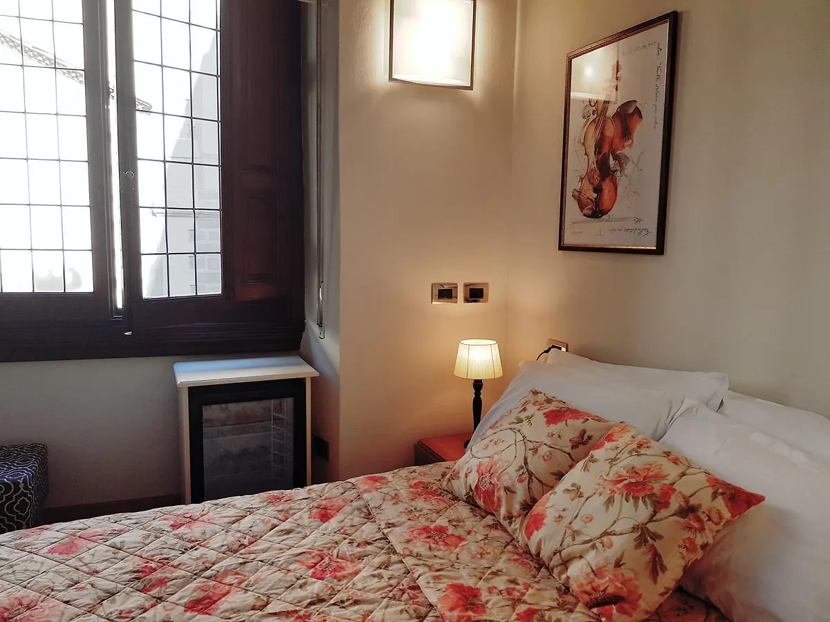 *** Bed & Breakfast Lady Luna B&B Florence Italy